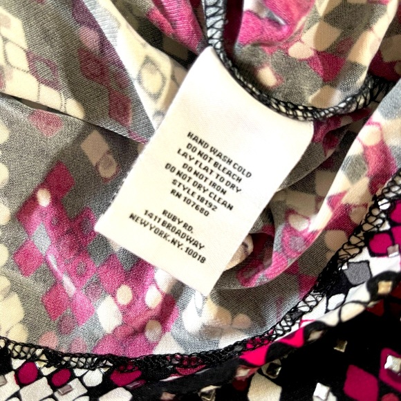 Ruby Rd. Geometric 3/4 length top with sparkle - Picture 4 of 5